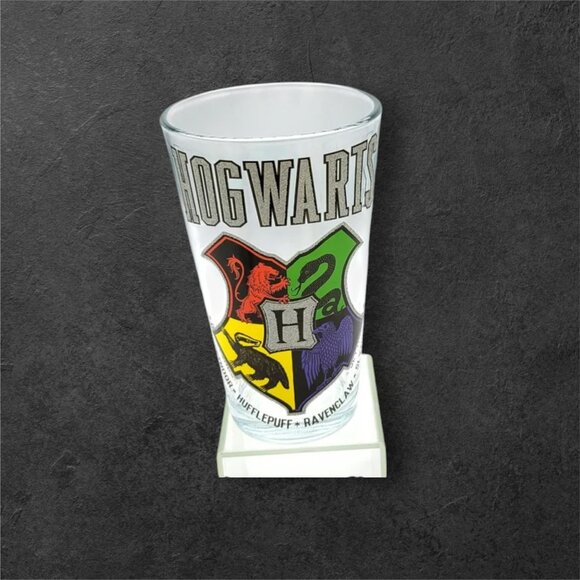 Harry Potter Hogwarts Crest Pint Glass Tumbler 16 oz - Picture 1 of 8